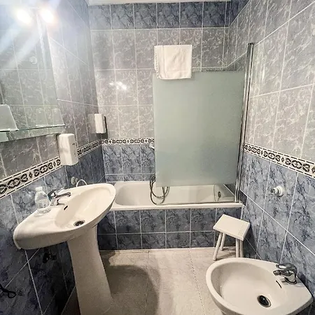 Manjares Hotel 2*