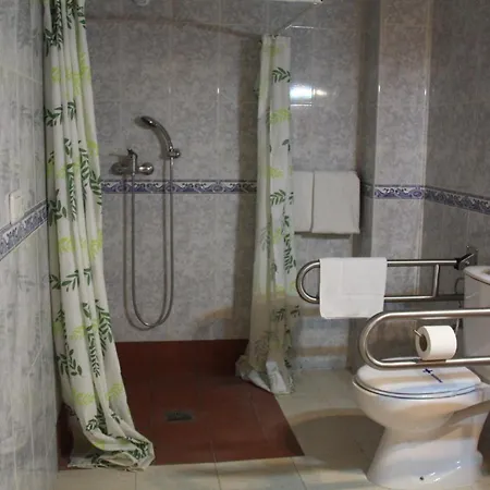 Manjares Hotel 2*